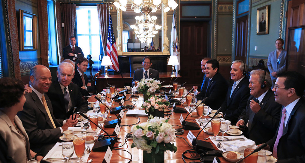 Los presidentes de El Salvador, Honduras y Guatemala y sus delegaciones en reunión con el Vicepresidente de EEUU Joseph Biden.